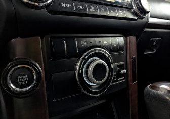 Подержанный автомобиль Toyota Land Cruiser Prado 2014 года (21 фото)