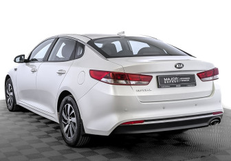 Подержанный автомобиль Kia Optima Sedan 2017 года (7 фото)