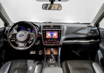 Подержанный автомобиль Subaru Legacy Sedan 2019 года (13 фото)