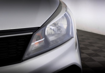 Подержанный автомобиль Kia Rio Hatchback 2021 года (17 фото)