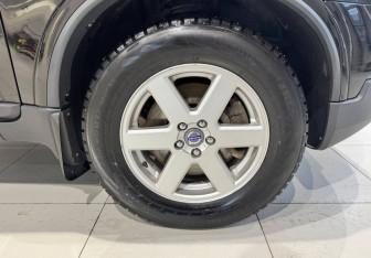 Подержанный автомобиль Volvo XC90 2011 года (9 фото)