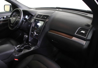Подержанный автомобиль Ford Explorer 2018 года (5 фото)