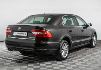 Подержанный автомобиль Skoda Superb Liftback 2014 года (5 фото)