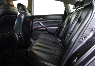 Подержанный автомобиль Nissan Teana 2010 года (11 фото)