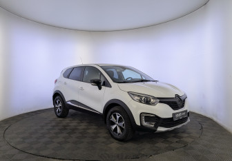 Подержанный автомобиль Renault Kaptur 2017 года (3 фото)