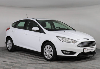 Подержанный автомобиль Ford Focus Hatchback 2018 года (3 фото)