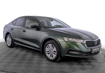 Подержанный автомобиль Skoda Octavia Liftback 2021 года (3 фото)