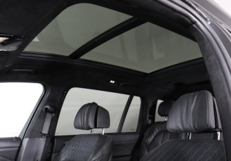 Подержанный автомобиль BMW X7 2021 года (16 фото)