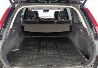 Подержанный автомобиль Volvo XC90 2019 года (10 фото)