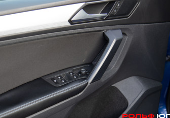 Подержанный автомобиль Volkswagen Tiguan 2018 года (19 фото)