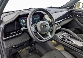 Подержанный автомобиль Geely Monjaro 2024 года (16 фото)