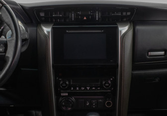 Подержанный автомобиль Toyota Fortuner 2018 года (15 фото)