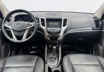 Подержанный автомобиль Changan CS35 2014 года (13 фото)