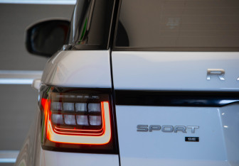 Подержанный автомобиль Land Rover Range Rover Sport 2020 года (38 фото)