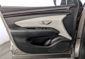 Подержанный автомобиль Hyundai Tucson 2022 года (19 фото)