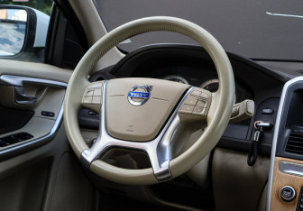 Подержанный автомобиль Volvo XC60 2010 года (11 фото)