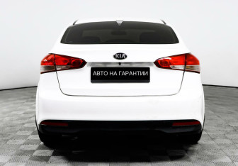 Подержанный автомобиль Kia Cerato Sedan 2017 года (4 фото)
