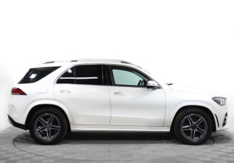 Подержанный автомобиль Mercedes-Benz GLE 2020 года (4 фото)