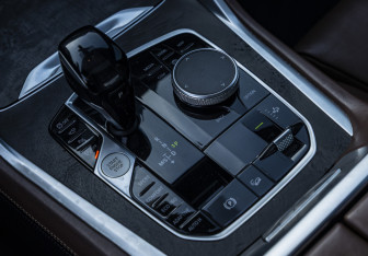 Подержанный автомобиль BMW X6 2020 года (18 фото)