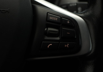 Подержанный автомобиль BMW X1 2016 года (11 фото)
