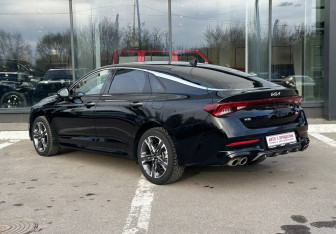 Подержанный автомобиль Kia K5 2024 года (7 фото)
