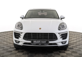 Подержанный автомобиль Porsche Macan 2015 года (2 фото)