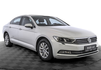 Подержанный автомобиль Volkswagen Passat Sedan 2019 года (3 фото)