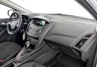 Подержанный автомобиль Ford Focus Hatchback 2018 года (11 фото)