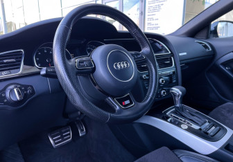 Подержанный автомобиль Audi A5 Coupe 2016 года (13 фото)