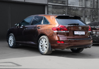 Подержанный автомобиль Toyota Venza 2013 года (6 фото)