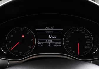 Подержанный автомобиль Audi A6 Sedan 2017 года (11 фото)