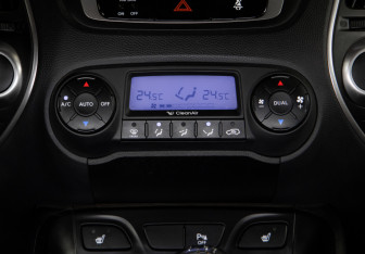 Подержанный автомобиль Hyundai ix35 2012 года (15 фото)