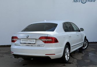 Подержанный автомобиль Skoda Superb Liftback 2014 года (5 фото)