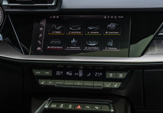 Подержанный автомобиль Audi A3 Sedan 2025 года (15 фото)