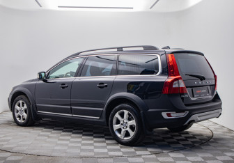 Подержанный автомобиль Volvo XC70 2010 года (3 фото)