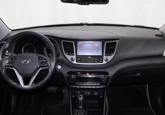 Подержанный автомобиль Hyundai Tucson 2017 года (13 фото)