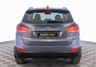 Подержанный автомобиль Hyundai ix35 2013 года (6 фото)
