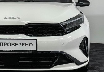 Подержанный автомобиль Kia K3 Sedan 2023 года (16 фото)