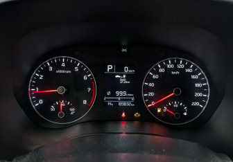 Подержанный автомобиль Kia Rio Hatchback 2021 года (15 фото)