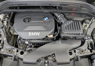 Подержанный автомобиль BMW X1 2017 года (11 фото)