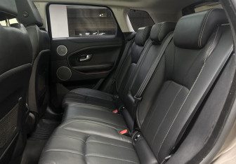 Подержанный автомобиль Land Rover Range Rover Evoque 2017 года (21 фото)