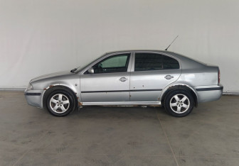 Подержанный автомобиль Skoda Octavia Liftback 2008 года (7 фото)