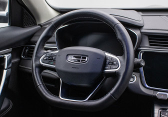 Подержанный автомобиль Geely Atlas Pro 2022 года (15 фото)