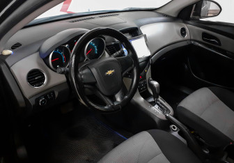 Подержанный автомобиль Chevrolet Cruze Sedan 2012 года (7 фото)
