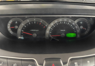 Подержанный автомобиль SsangYong Stavic 2013 года (14 фото)