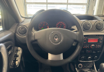 Подержанный автомобиль Renault Duster 2012 года (14 фото)