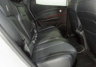 Подержанный автомобиль Omoda C7 2024 года (11 фото)