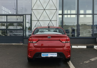 Подержанный автомобиль Kia Rio Sedan 2017 года (6 фото)