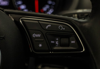 Подержанный автомобиль Audi A3 Sedan 2018 года (10 фото)