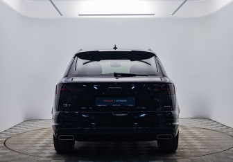 Подержанный автомобиль Audi Q7 2019 года (4 фото)